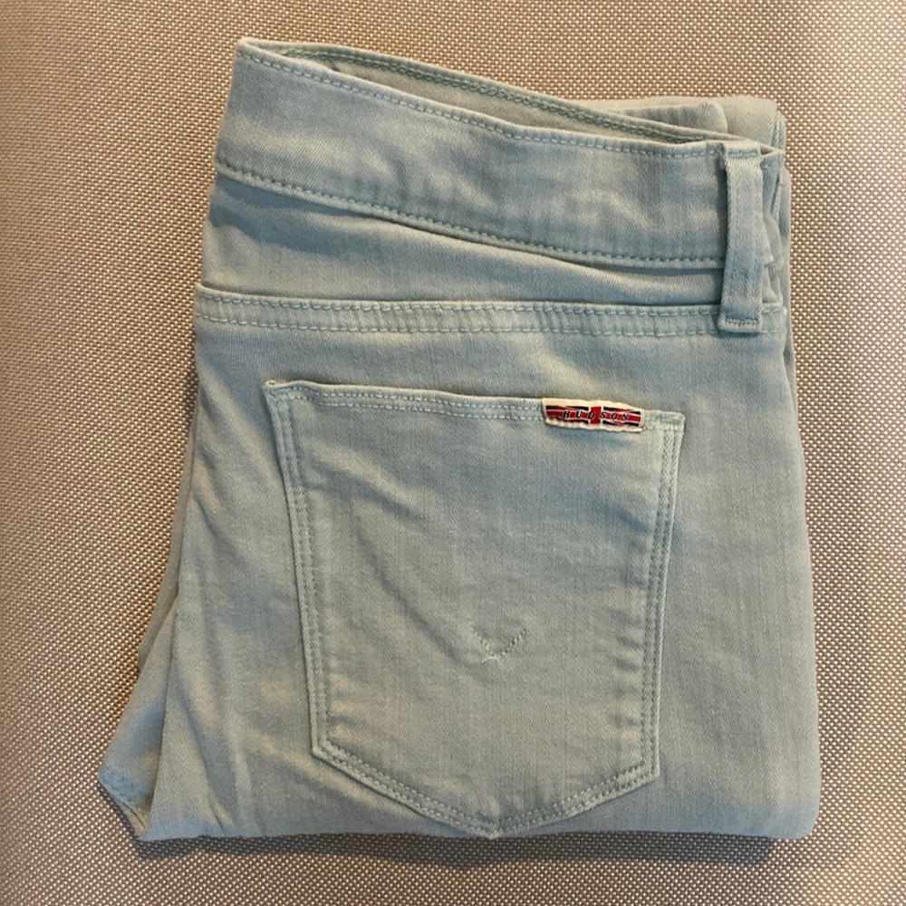 Hudson skinny jeans. Stretch material. Great condition. Mint color. Size 28